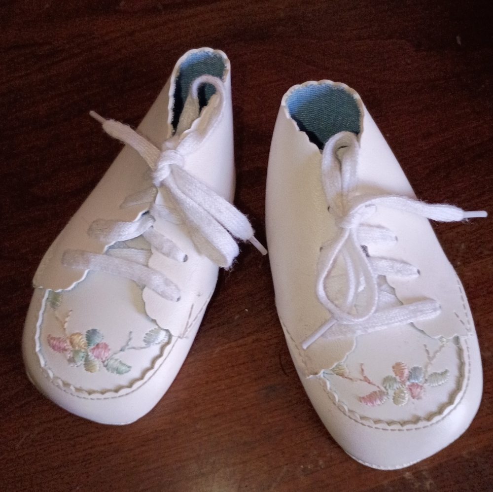 Stunning Vintage Baby Shoes